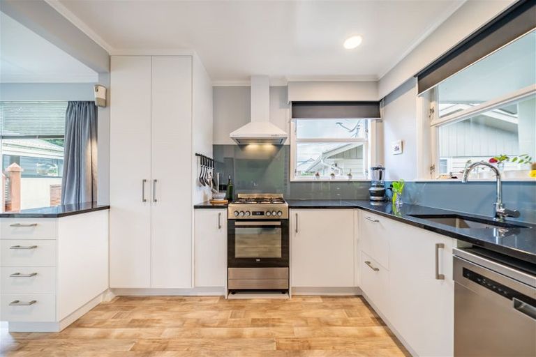 Photo of property in 53 Kashmir Avenue, Clouston Park, Upper Hutt, 5018