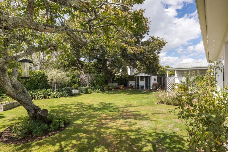 Photo of property in 135 Russell Street, Palmerston North, 4414