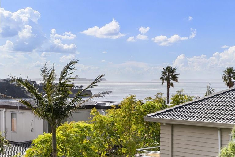 Photo of property in 12 Hyde Road, Rothesay Bay, Auckland, 0630