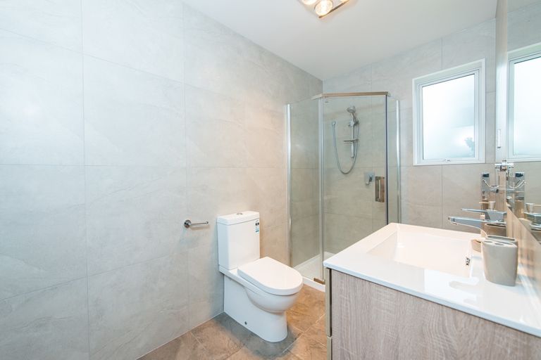 Photo of property in 102a San Marino Drive West, Henderson, Auckland, 0612