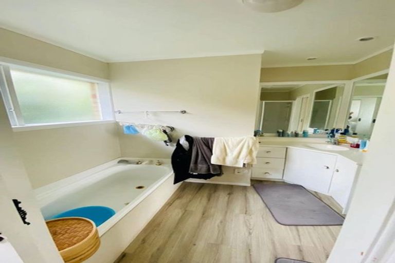 Photo of property in 17 Janet Street, Sunnyhills, Auckland, 2010