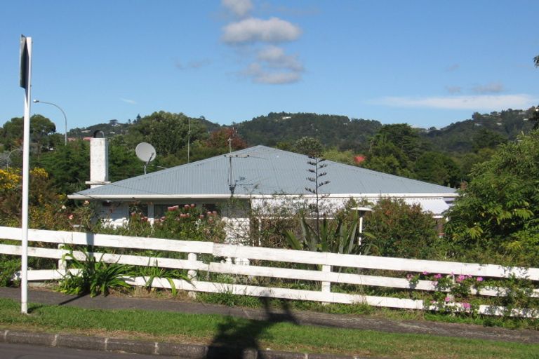 Photo of property in 52 Routley Drive, Glen Eden, Auckland, 0602