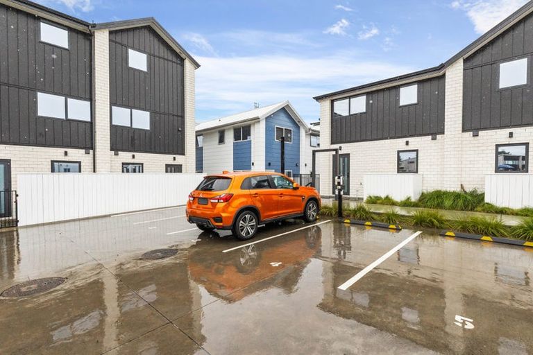 Photo of property in 4/21 Titoki Street, Te Atatu Peninsula, Auckland, 0610