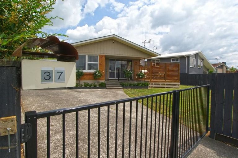 Photo of property in 37 Aberdeen Drive, Dinsdale, Hamilton, 3204