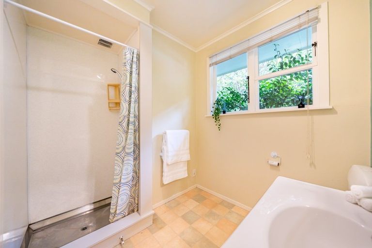 Photo of property in 22 Freemans Way, Pinehaven, Upper Hutt, 5019