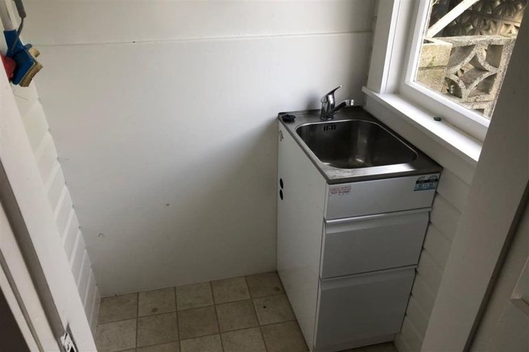 Photo of property in 903 Lyell Street, Akina, Hastings, 4122