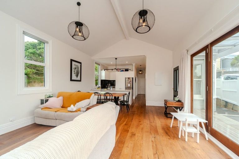 Photo of property in 1 Torquay Terrace, Newtown, Wellington, 6021