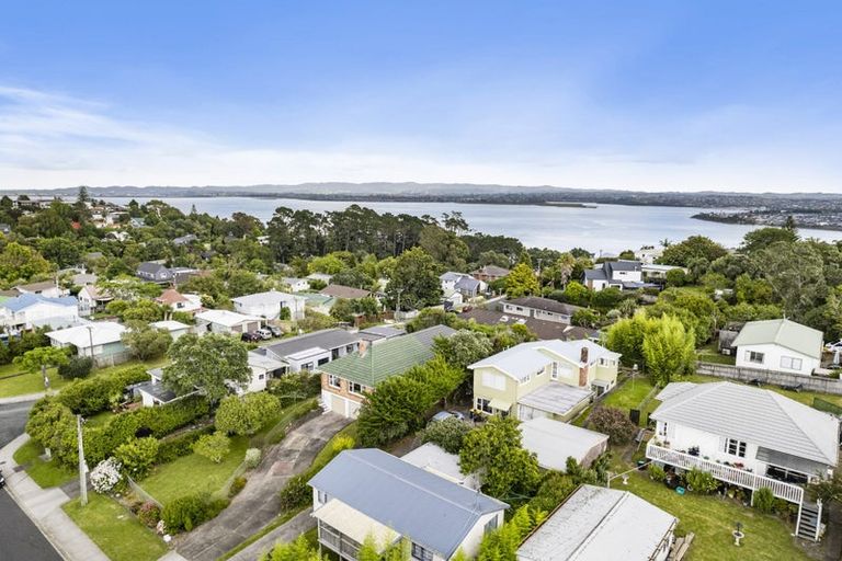 Photo of property in 1/236 Rangatira Road, Beach Haven, Auckland, 0626