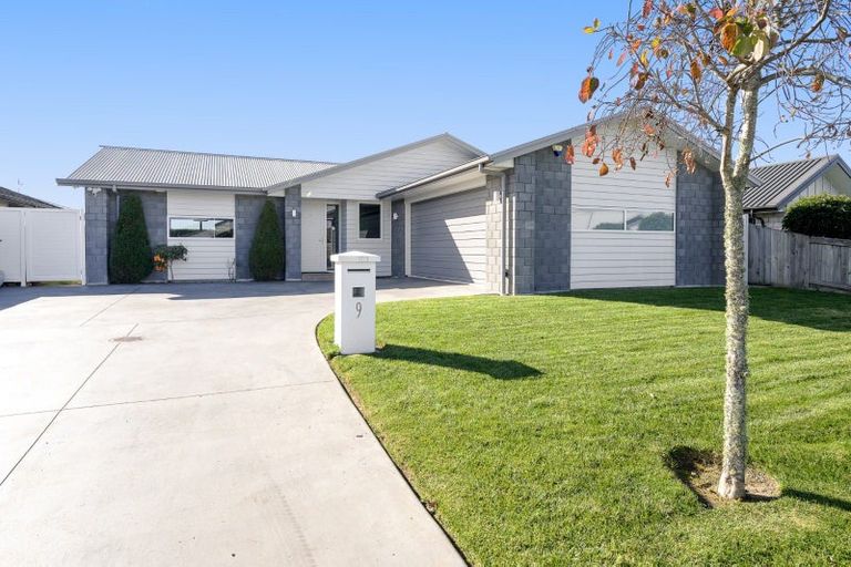 Photo of property in 9 Rotomanu Place, Pyes Pa, Tauranga, 3112
