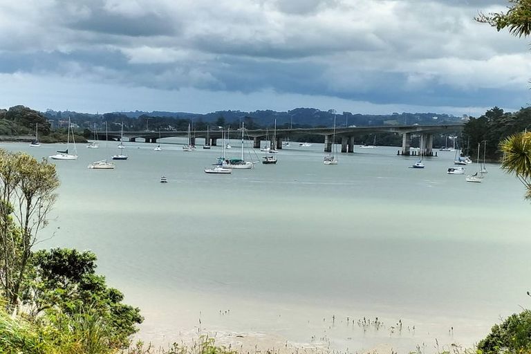 Photo of property in 24 Rambler Crescent, Beach Haven, Auckland, 0626