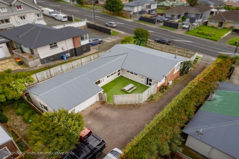 Photo of property in 1/35 Orams Road, Hillpark, Auckland, 2102