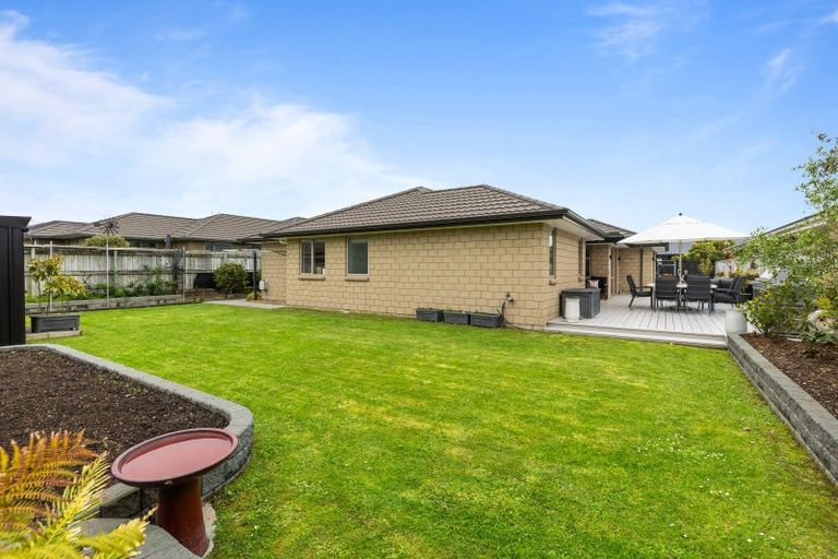 Photo of property in 12 Robert Might Road, Kumeu, 0810