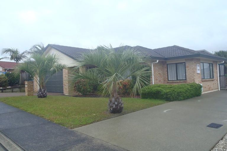 Photo of property in 6 Roy Maloney Drive, Henderson, Auckland, 0612