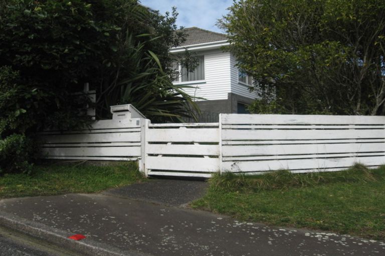 Photo of property in 2 Bourbon Terrace, Karori, Wellington, 6012