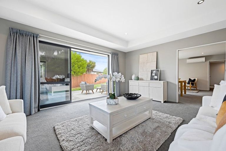 Photo of property in 15 Mollymawk Place, Woolston, Christchurch, 8023