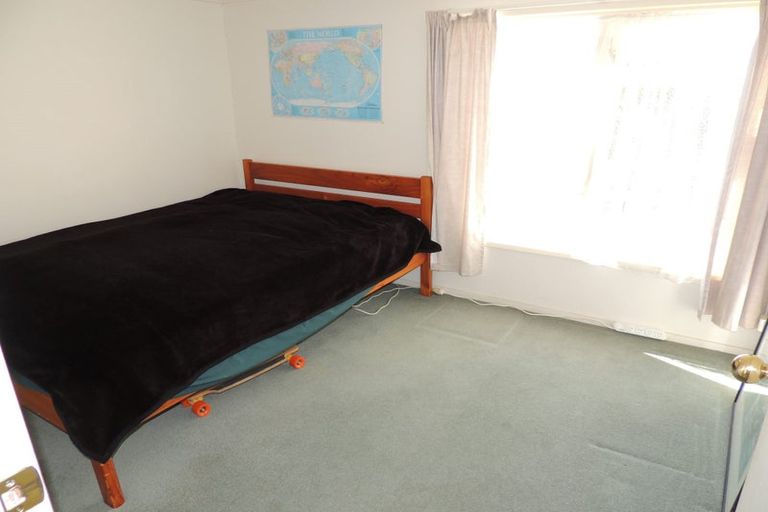 Photo of property in 18 Lavelle Road, Henderson, Auckland, 0612