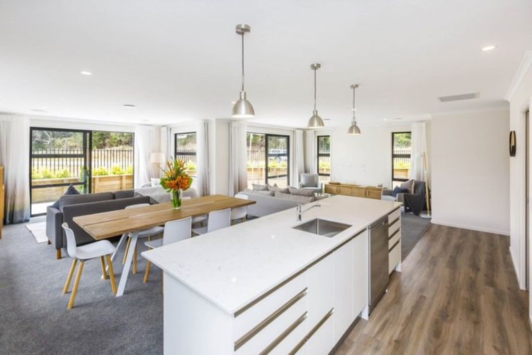 Photo of property in 2 Hopkirk Avenue, Wallaceville, Upper Hutt, 5018