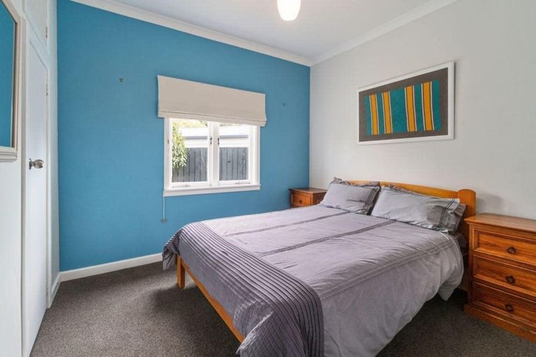 Photo of property in 2 Buisson Glade, West Harbour, Auckland, 0618