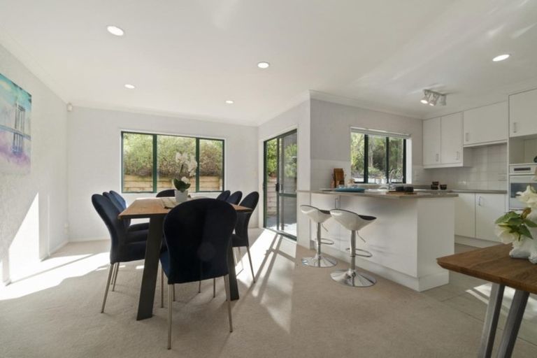 Photo of property in 30 Millstream Drive, Henderson, Auckland, 0610