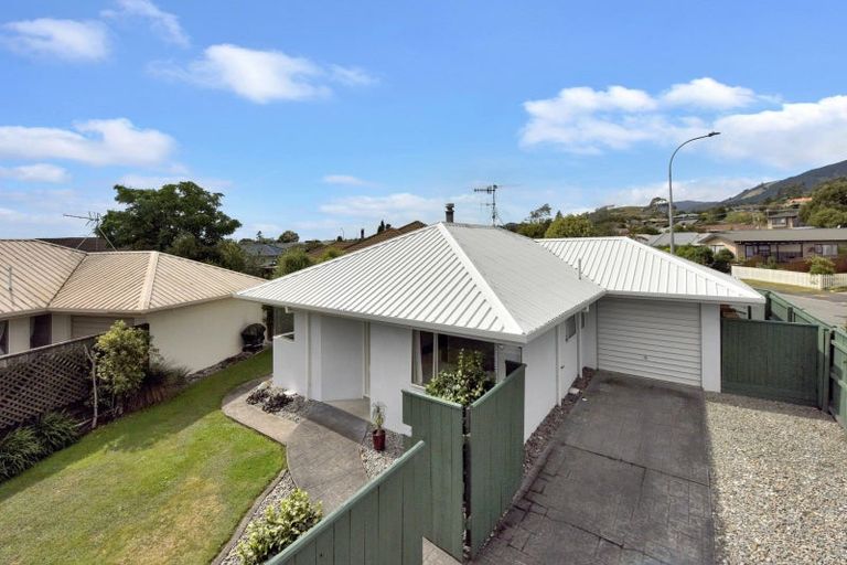 Photo of property in 2/16 Vining Crescent, Stoke, Nelson, 7011