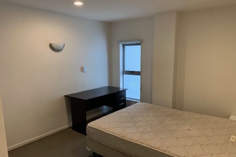 Photo of property in Alpha Apartments, 603/17 Vogel Lane, Auckland Central, Auckland, 1010