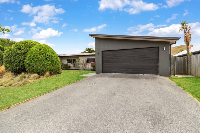 Photo of property in 27 Lochnagar Drive, Lake Hayes, Queenstown, 9304