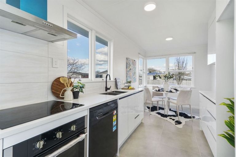 Photo of property in 5 Katherine Place, Melville, Hamilton, 3206