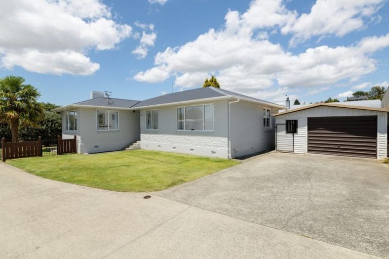 Photo of property in 20 Queen Road, Bellevue, Tauranga, 3110