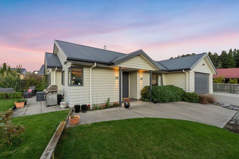 Photo of property in 7 Perrow Street, Wanaka, 9305