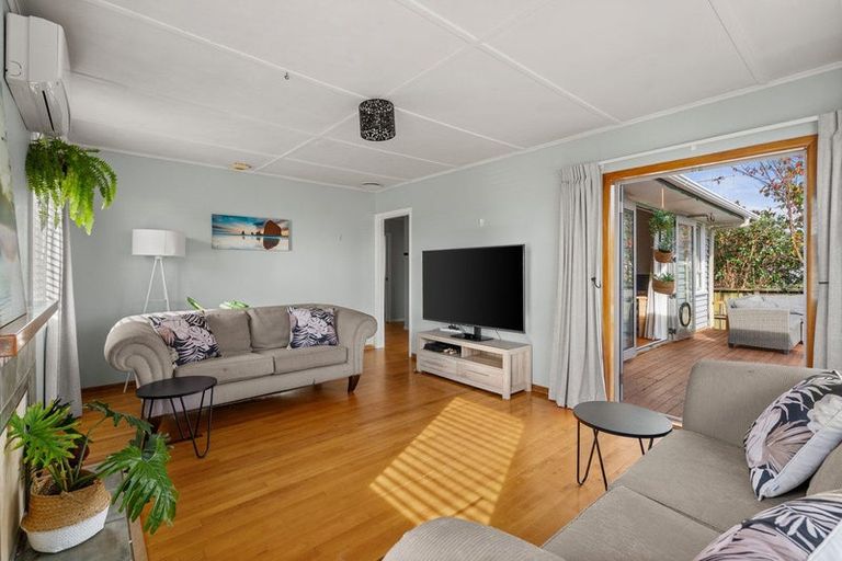 Photo of property in 15a Queen Road, Bellevue, Tauranga, 3110