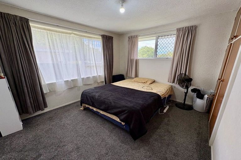 Photo of property in 1/5 James Condon Place, Redwood, Christchurch, 8051