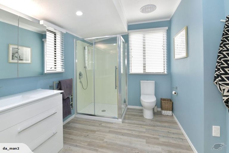 Photo of property in 1/14 Arkles Strand, Arkles Bay, Whangaparaoa, 0932