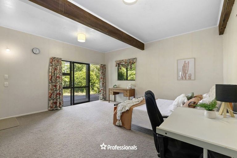 Photo of property in 2 Lady Bell Grove, Lowry Bay, Lower Hutt, 5013