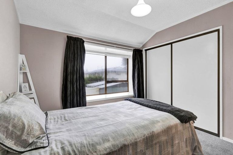 Photo of property in 5 Antonia Place, Bell Block, New Plymouth, 4312