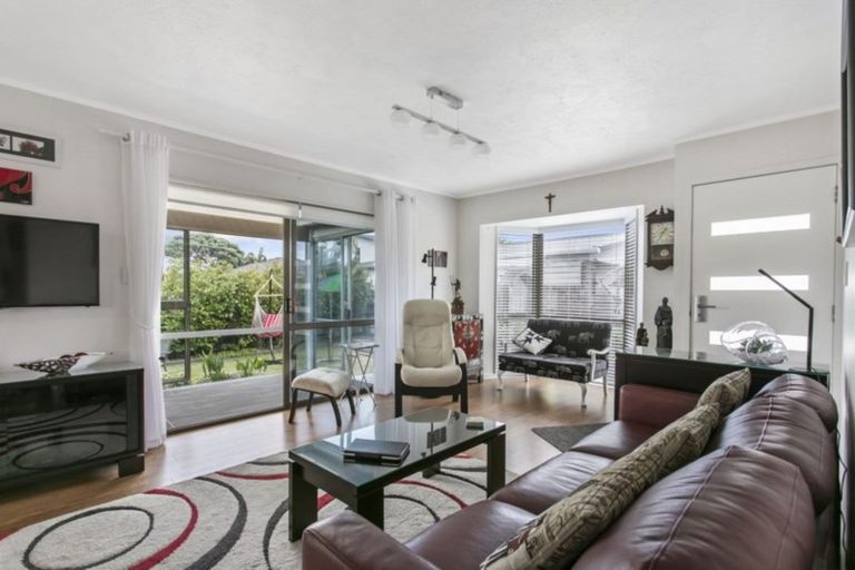 Photo of property in 42b Edward Avenue, Orewa, 0931