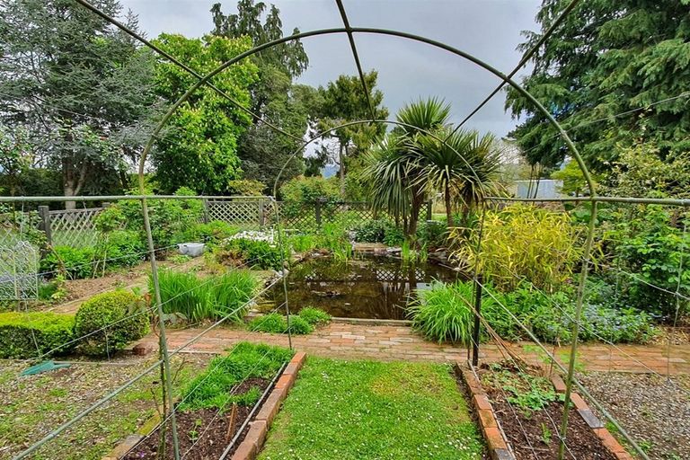 Photo of property in Belvoir House, 169 Mcnamaras Road, Waimate, 7979