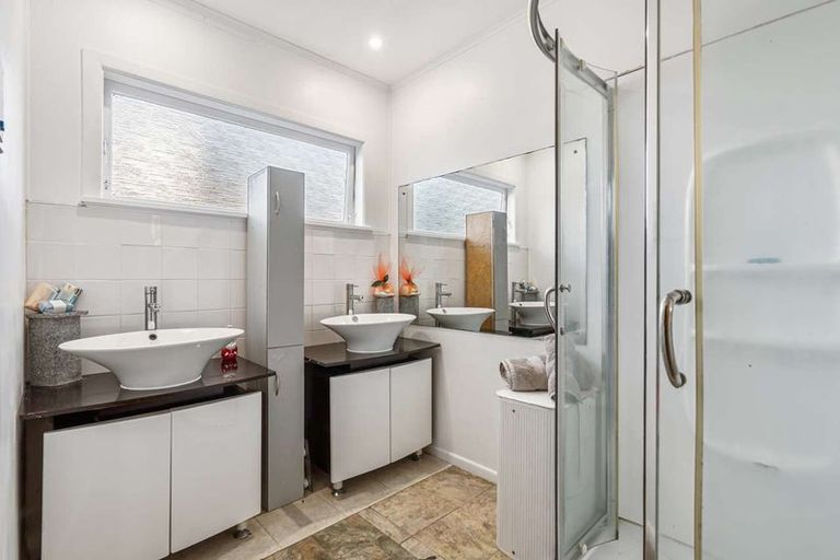 Photo of property in 19 Wanaka Place, Pakuranga Heights, Auckland, 2010