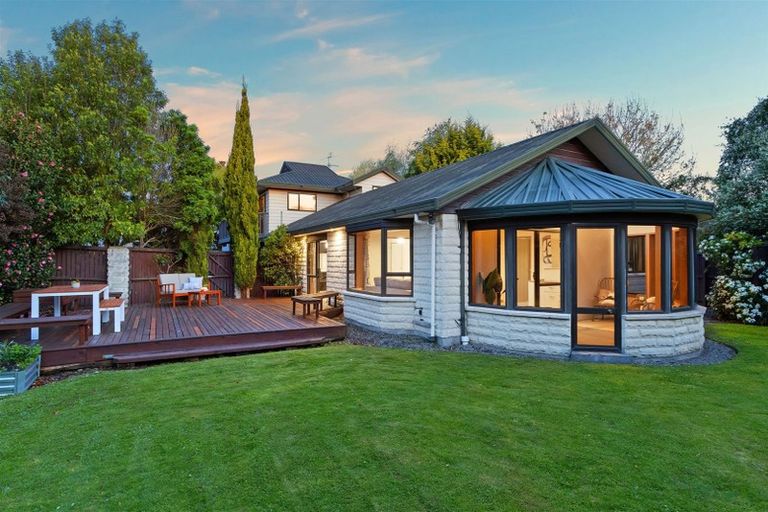 Photo of property in 25 Solomon Avenue, Redwood, Christchurch, 8051