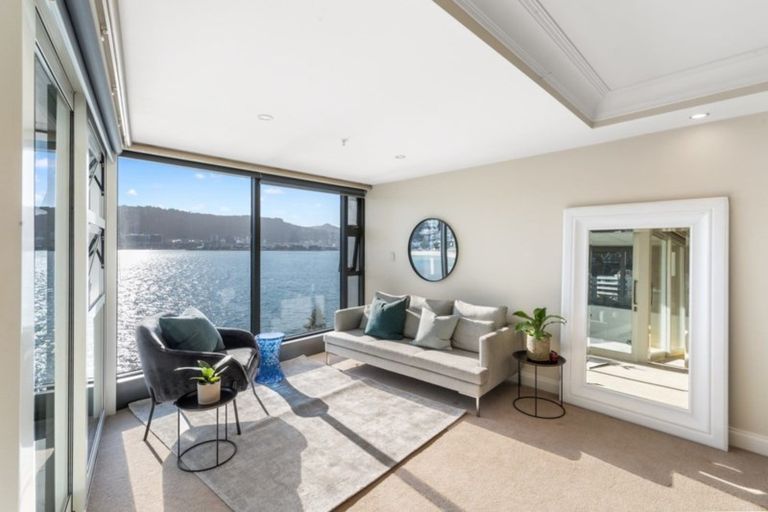 Photo of property in 10/318 Oriental Parade, Oriental Bay, Wellington, 6011