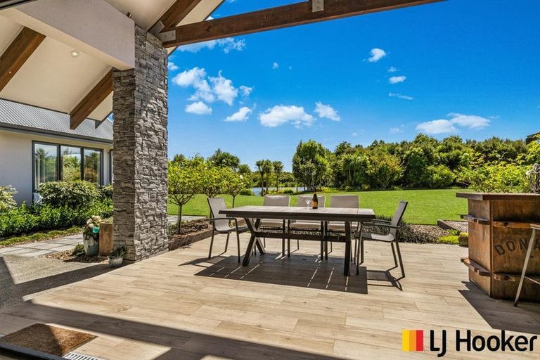 Photo of property in 98 Bushlake Way, Kingseat, Papakura, 2580