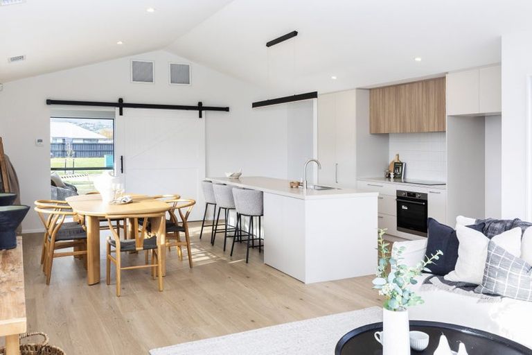 Photo of property in 100 Skibbereen Drive, Halswell, 8025