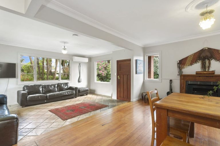 Photo of property in 17 Kervil Avenue, Te Atatu Peninsula, Auckland, 0610