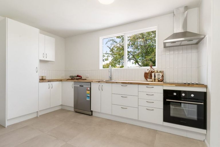 Photo of property in 22 Besant Place, Avondale, Christchurch, 8061