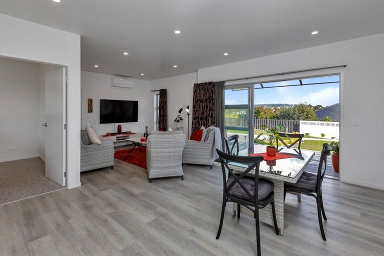 Photo of property in 11 Sea Dune Place, Ruakaka, 0116