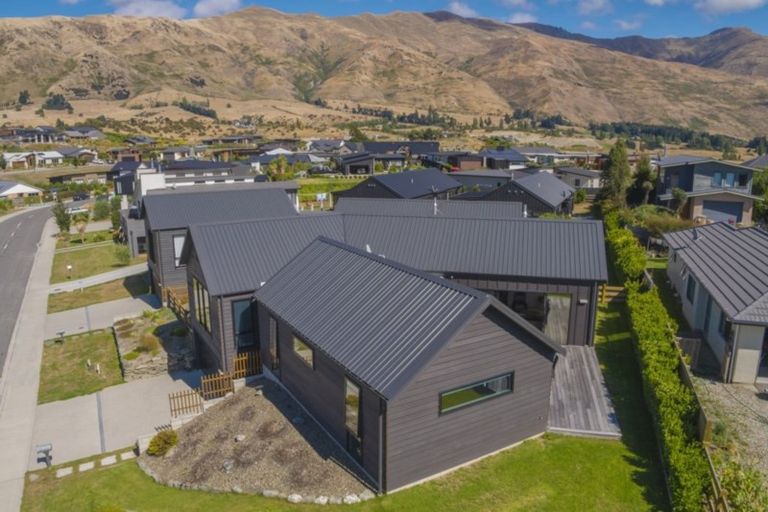 Photo of property in 2a Niger Street, Wanaka, 9305
