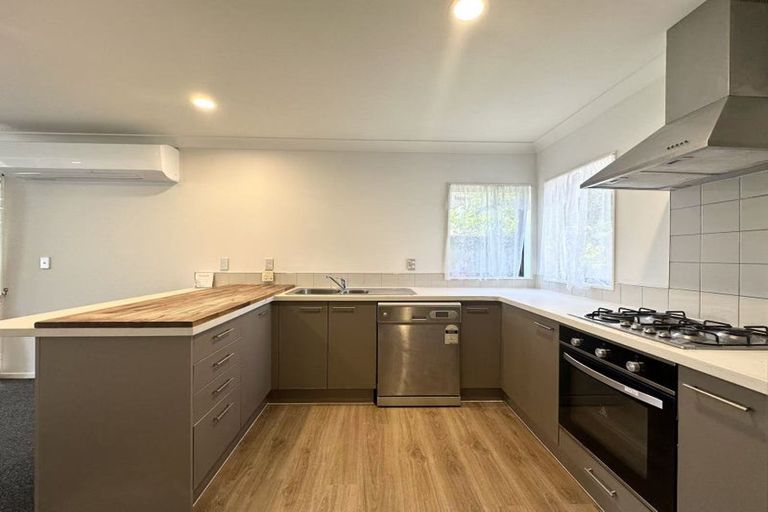 Photo of property in 15 Janway Avenue, Flat Bush, Auckland, 2016