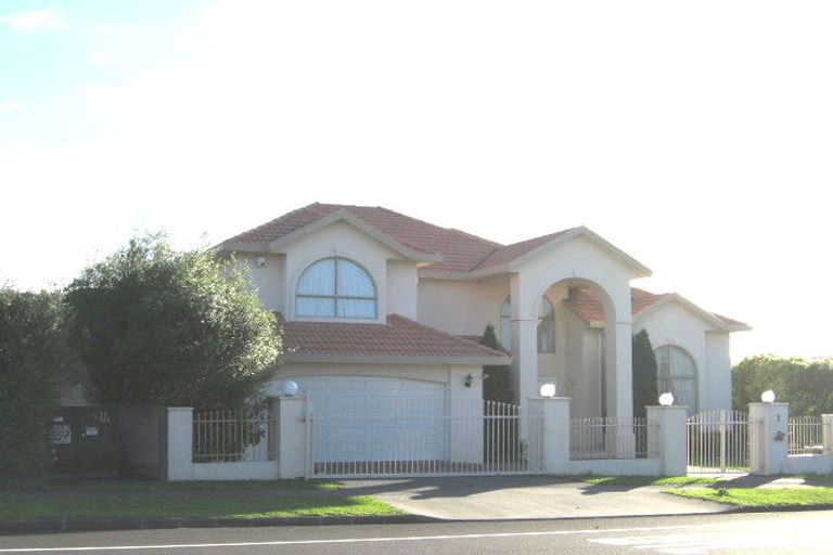 Photo of property in 1 Jane Eyre Drive, Somerville, Auckland, 2014