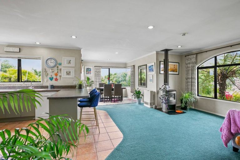 Photo of property in 2 Royal Heights, Glen Avon, New Plymouth, 4312