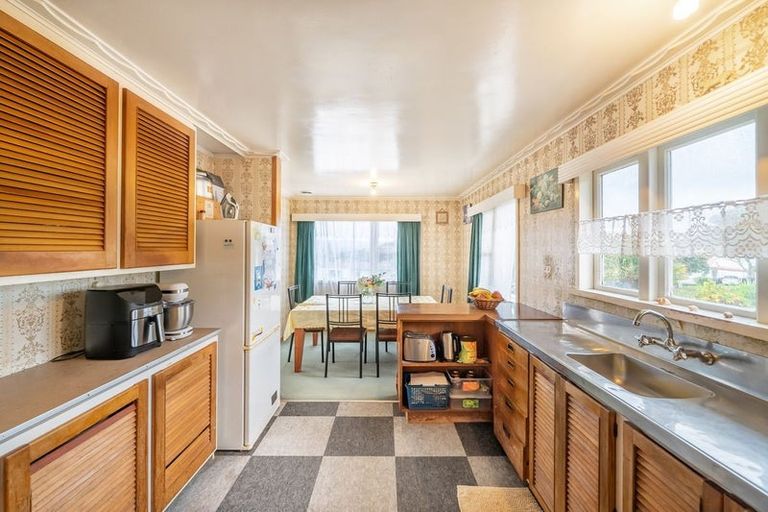 Photo of property in 39 Beaumaris Crescent, Ascot Park, Porirua, 5024