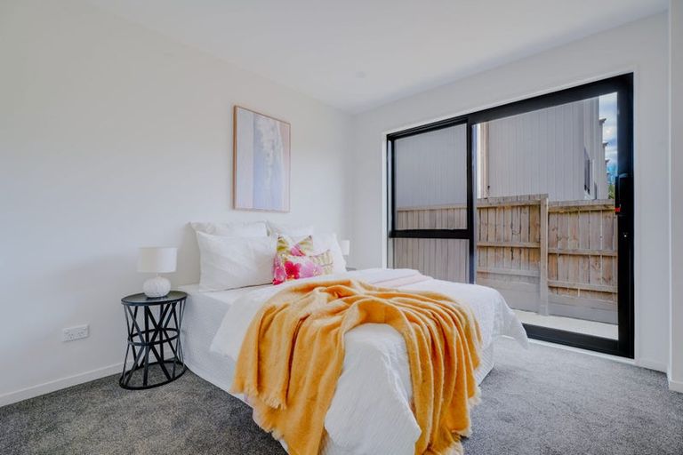 Photo of property in 12 South Pacific Place, Henderson, Auckland, 0612